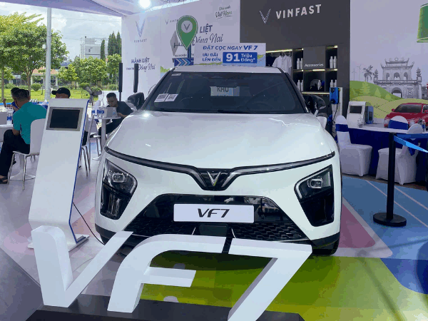 hinh-anh-xe-vf7-1