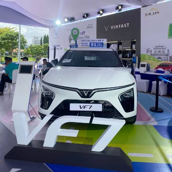 hinh-anh-xe-vf7-1